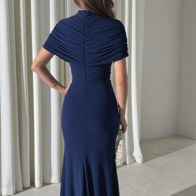 Sleevless Caped Dress